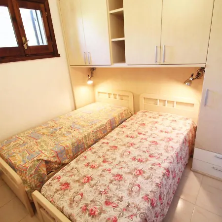 Marrone-7 By Interhome *